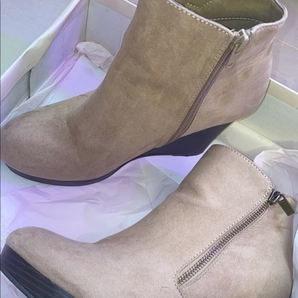 Women’s boots/wedges - Picture 1 of 6